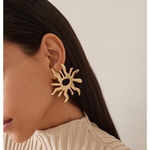 Cult Gaia Cream Sunburst Earrings